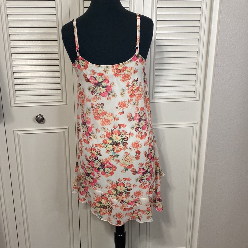 New Sans Souci Dress - Picture 9 of 11